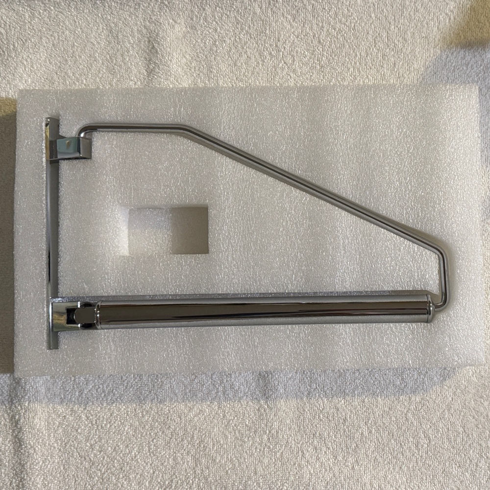 Foldable Wall-Mounted Clothes or Coat Rack - Picture 5 of 9